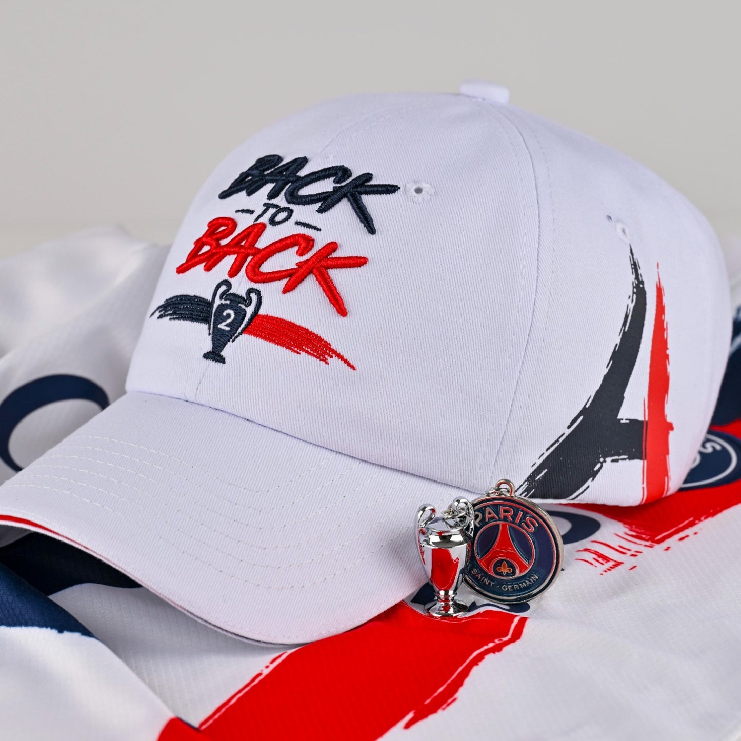 Pack Champion d’Europe – Casquette Back to Back + Porte-clé Collector 🔴🔵