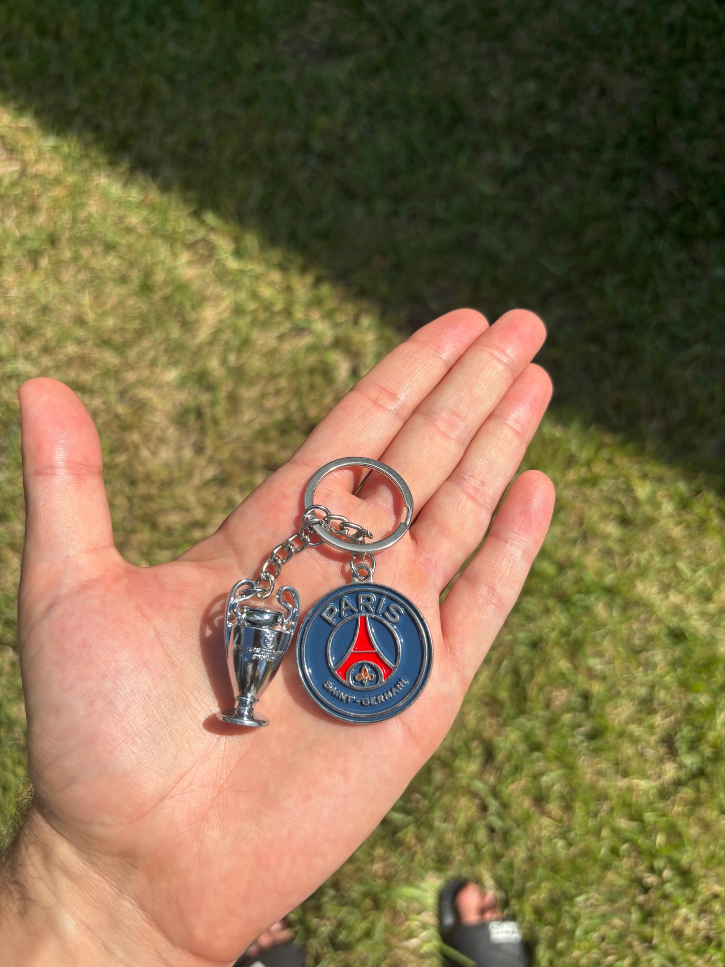 Pack Bonnet + Porte clé - Edition Supporter 🔴🔵