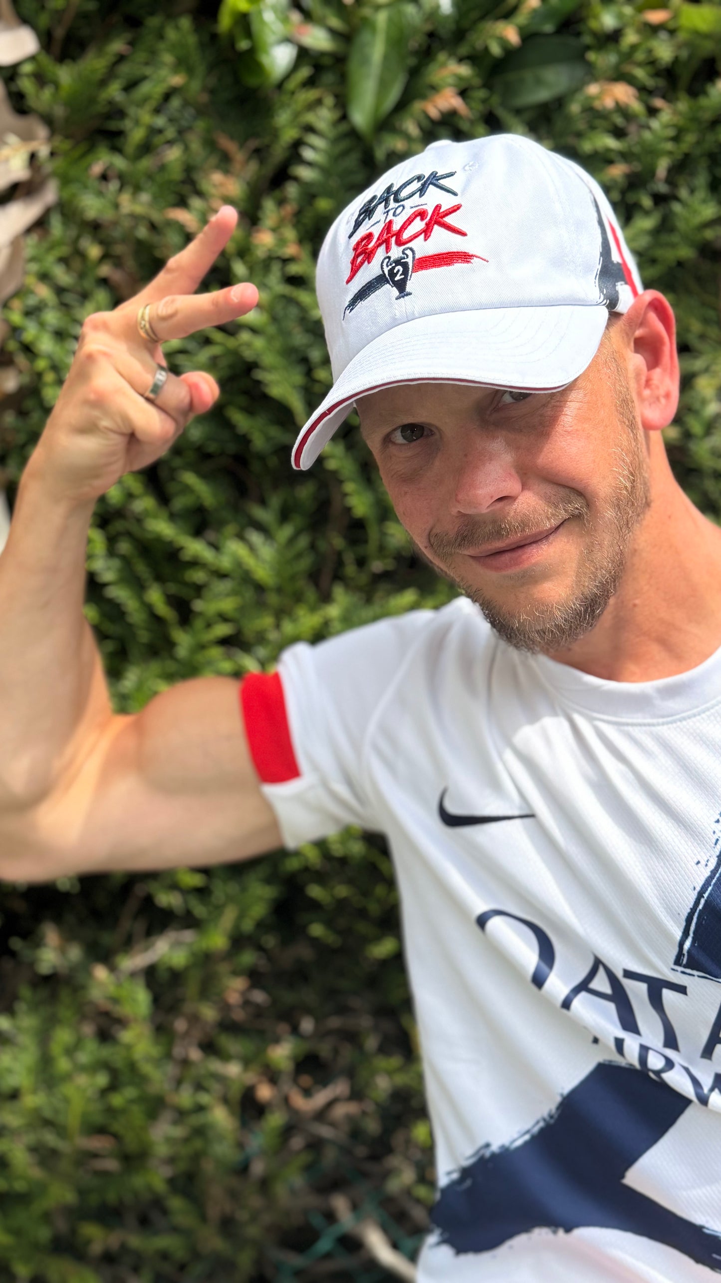Casquette Back to Back – Édition Supporter 🔴🔵